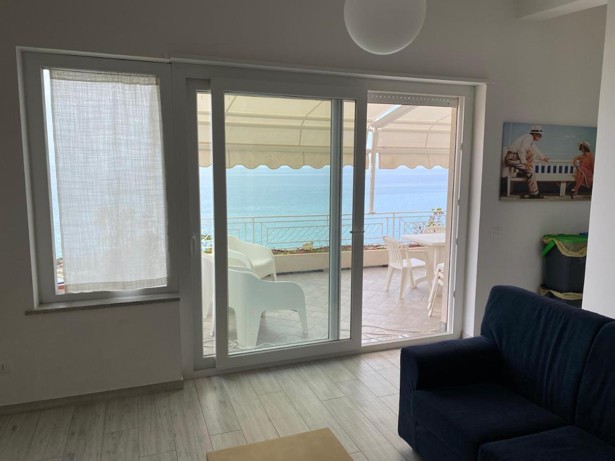 Villa Laura - Sul Mare Pizzo  Extérieur photo