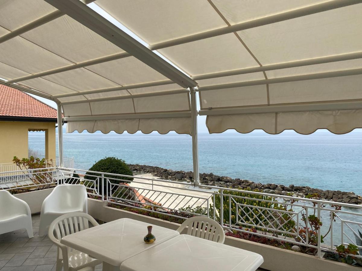 Villa Laura - Sul Mare Pizzo  Extérieur photo