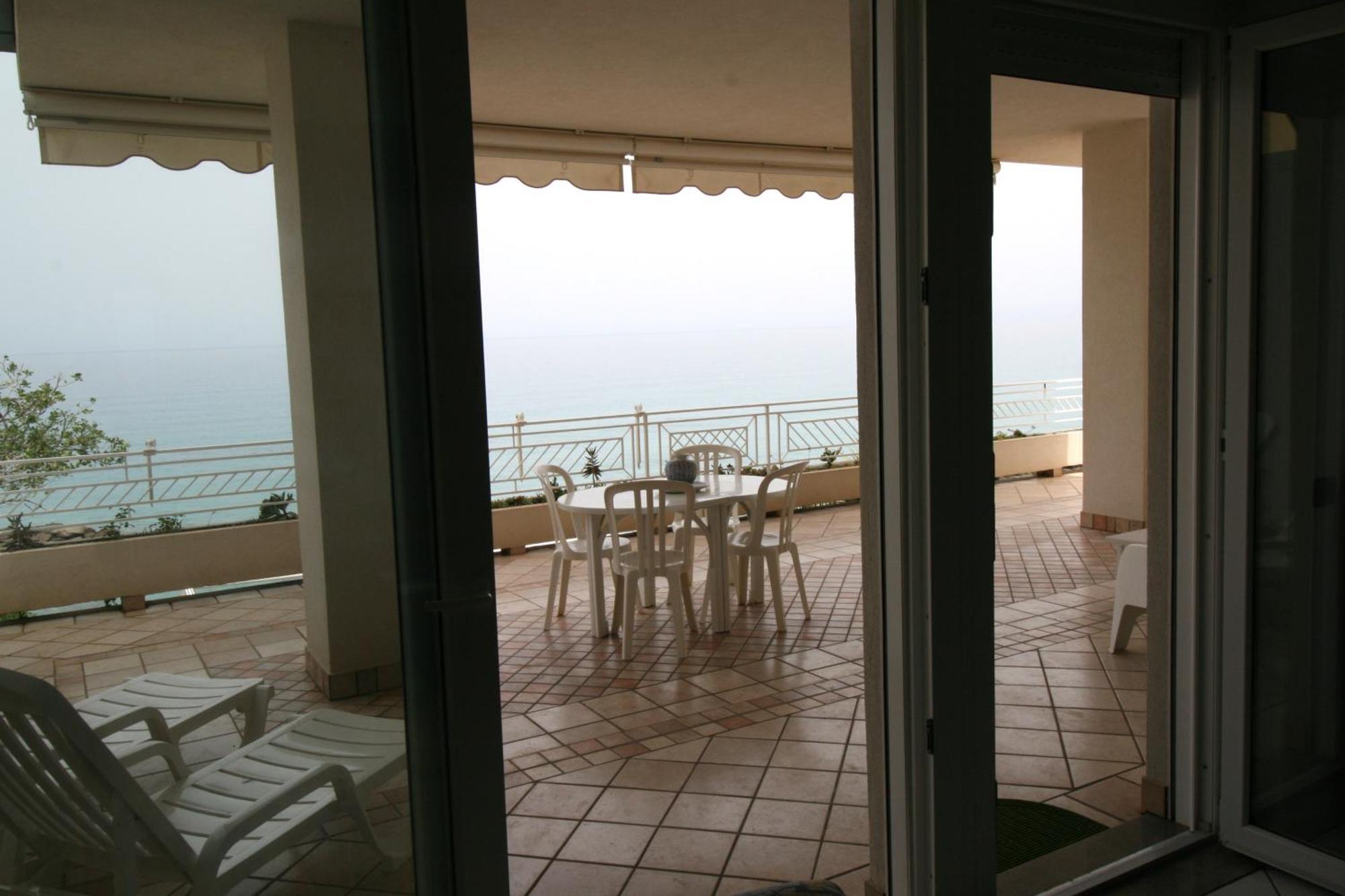 Villa Laura - Sul Mare Pizzo  Extérieur photo