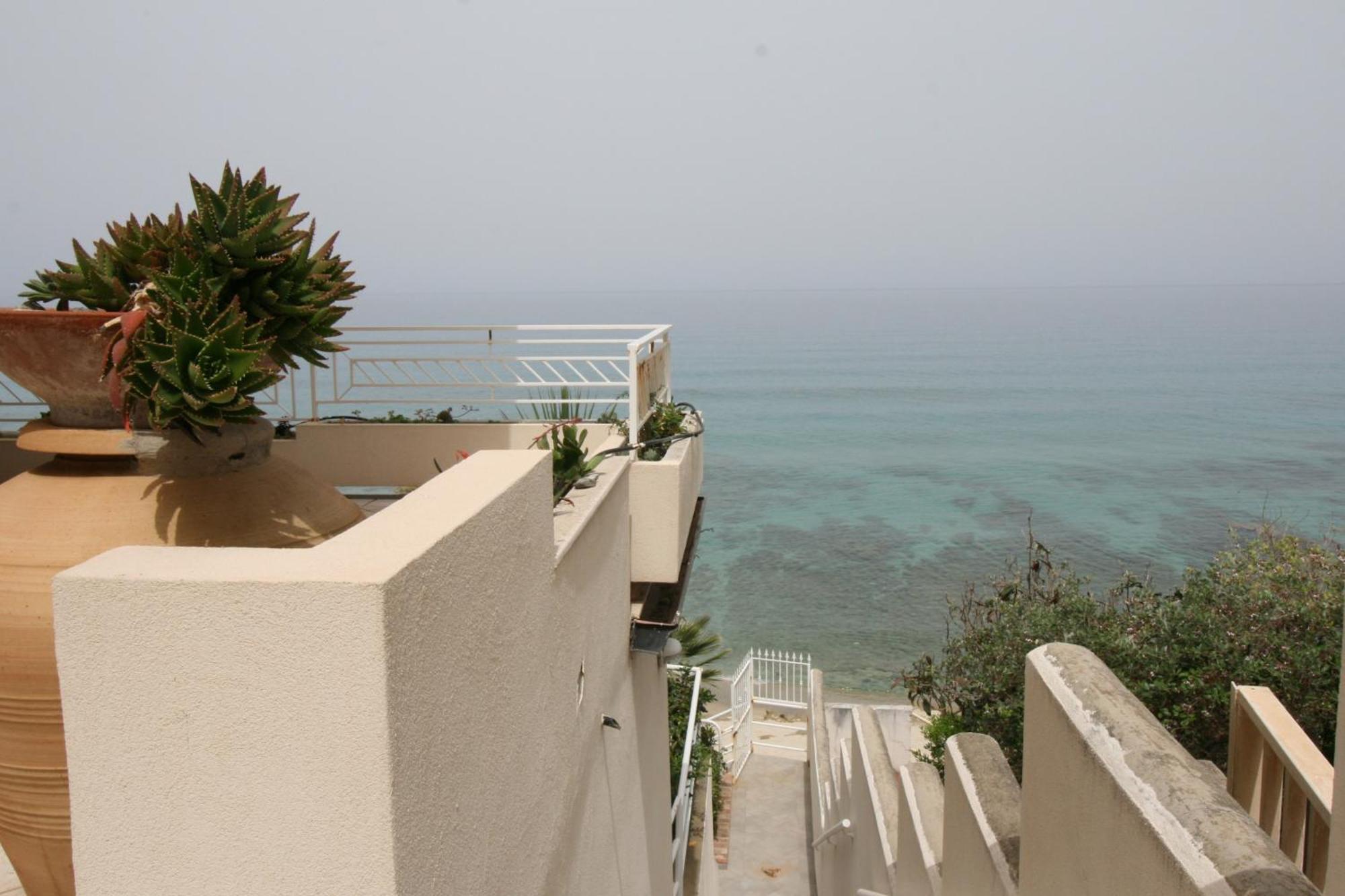 Villa Laura - Sul Mare Pizzo  Extérieur photo