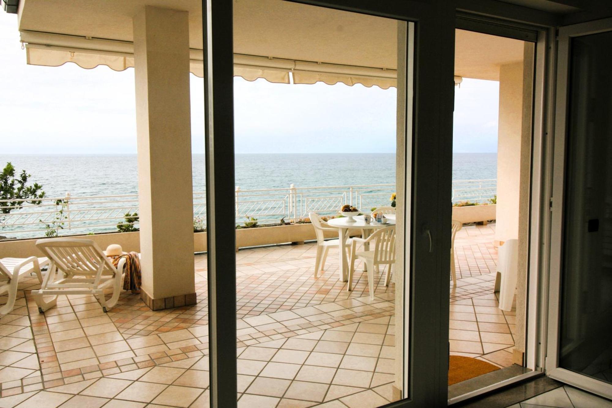 Villa Laura - Sul Mare Pizzo  Extérieur photo