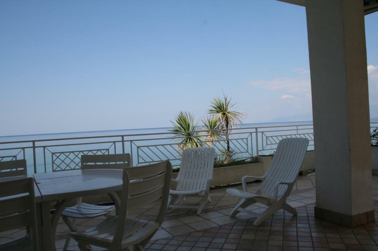 Villa Laura - Sul Mare Pizzo  Extérieur photo