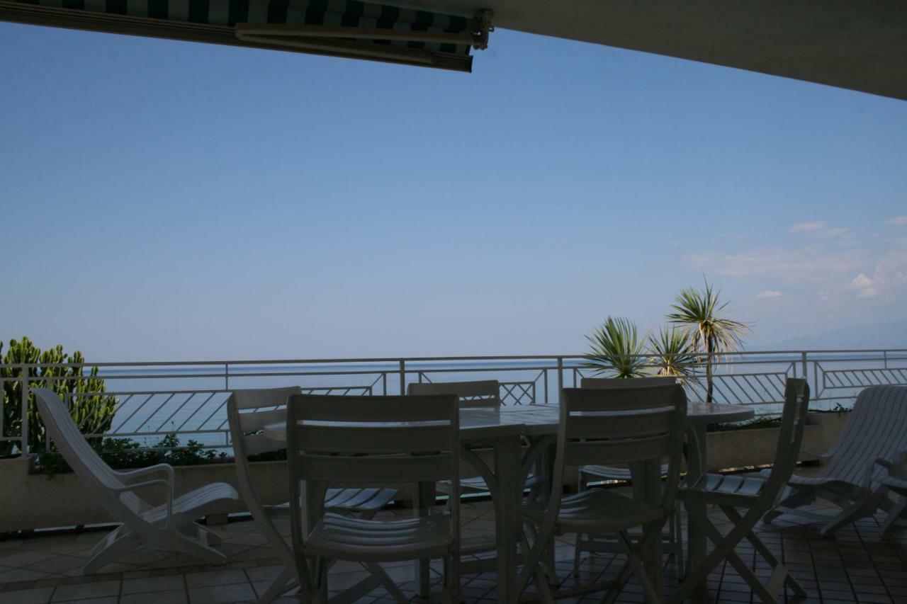 Villa Laura - Sul Mare Pizzo  Extérieur photo