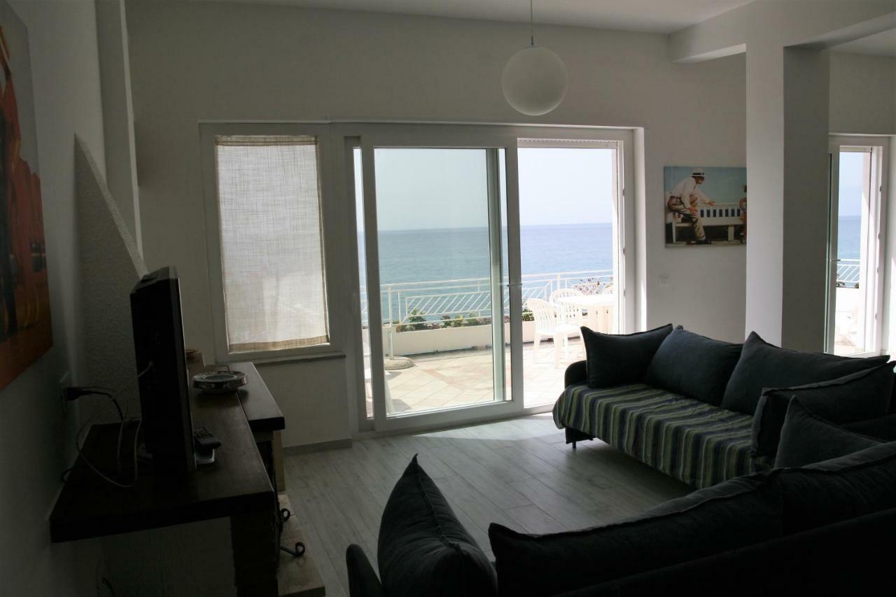 Villa Laura - Sul Mare Pizzo  Extérieur photo