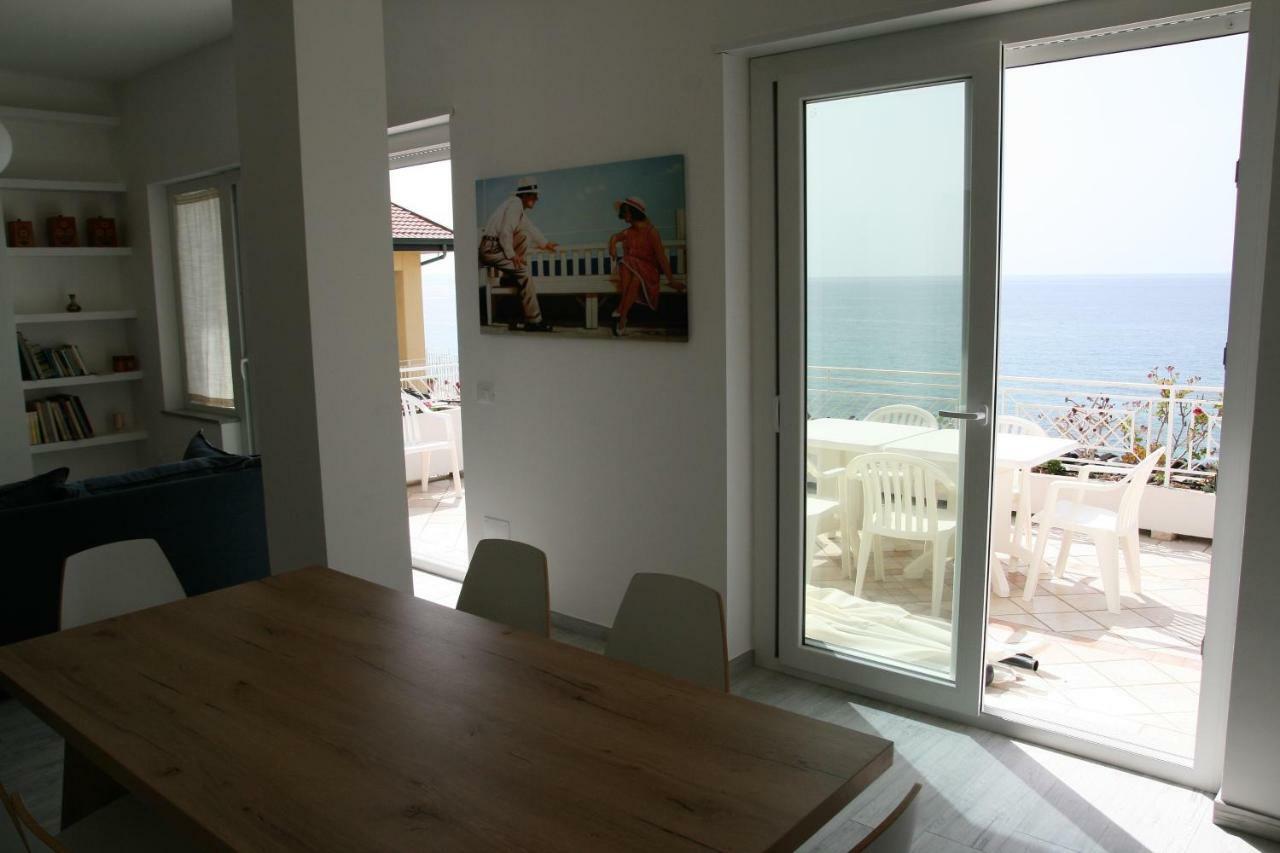 Villa Laura - Sul Mare Pizzo  Extérieur photo